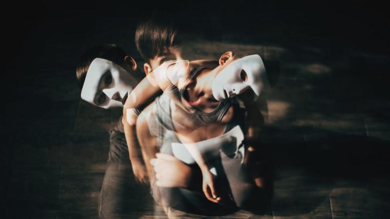 Locurile în care se sărbătoreşte dacă o persoană care aude voci.